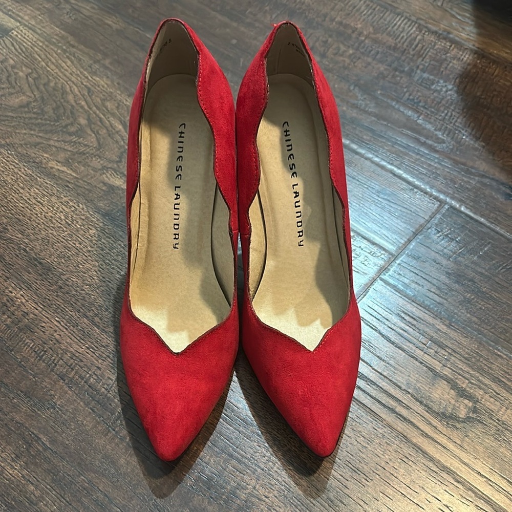 Chinese Laundry: Red Heels Elegant Suede Pumps